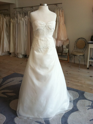 Illustration for article titled Wedding dress thoughts?